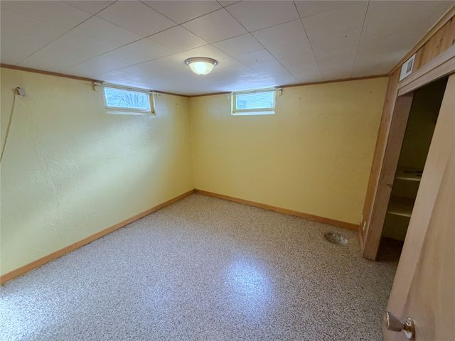 6 W Bow Drive, Cherokee, IA 51012