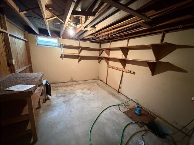 6 W Bow Drive, Cherokee, IA 51012