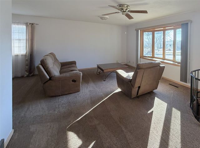 6 W Bow Drive, Cherokee, IA 51012