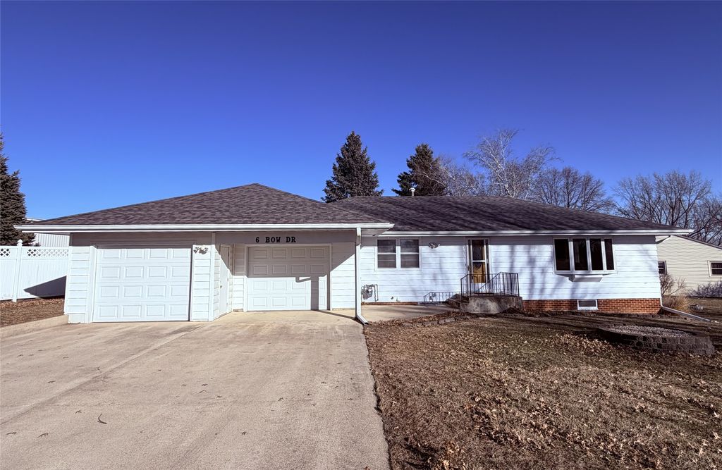6 W Bow Drive, Cherokee, IA 51012