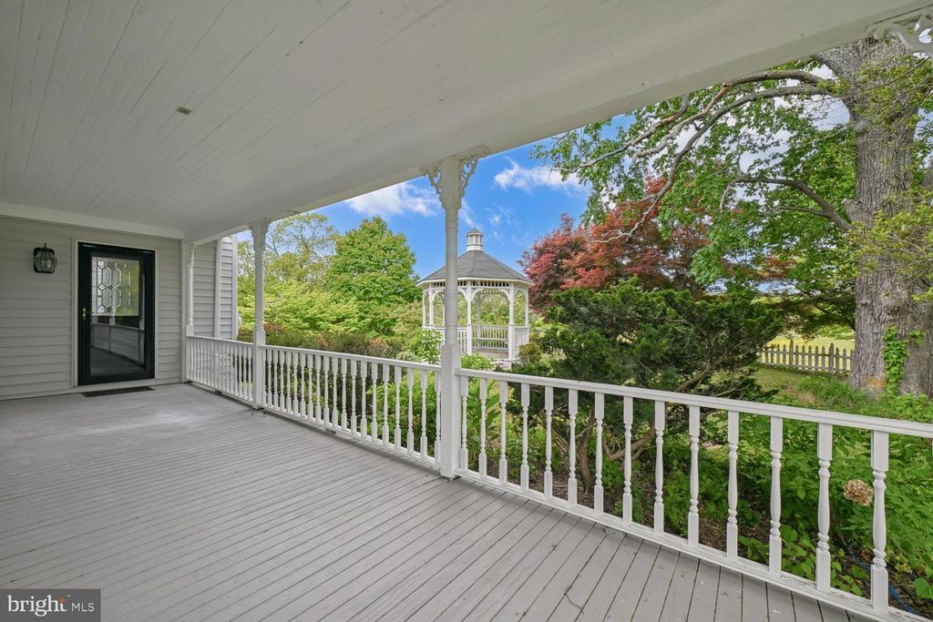 Image 5 of property listing at 17401 MILLTOWN LANDING RD, Brandywine, MD 20613