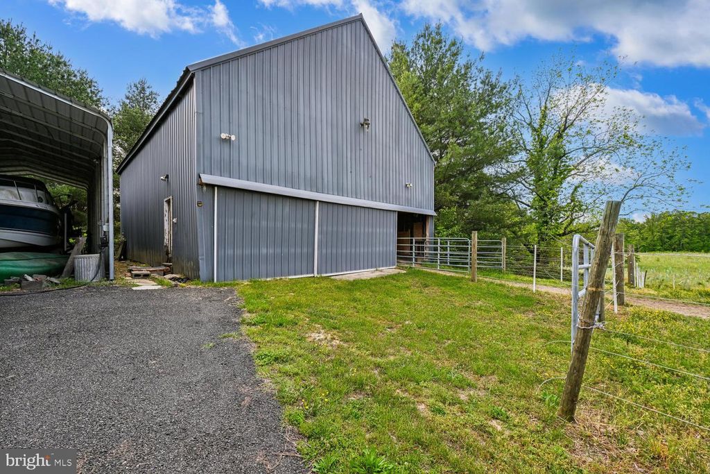 Image 76 of property listing at 17401 MILLTOWN LANDING RD, Brandywine, MD 20613