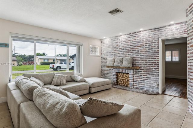 6931 SW 2nd Street 0, Pembroke Pines, FL 33023
