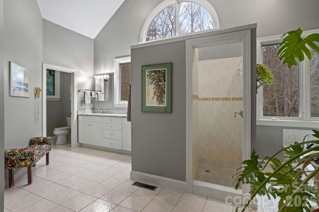 175 Overlook Drive, Flat Rock, NC 28731