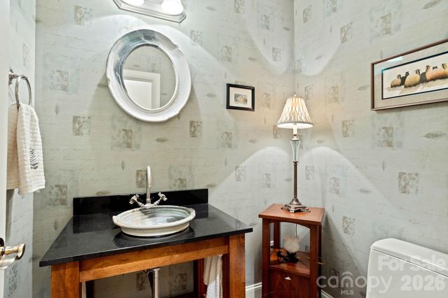 175 Overlook Drive, Flat Rock, NC 28731