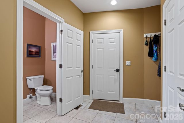 175 Overlook Drive, Flat Rock, NC 28731