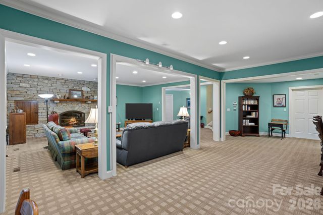 175 Overlook Drive, Flat Rock, NC 28731