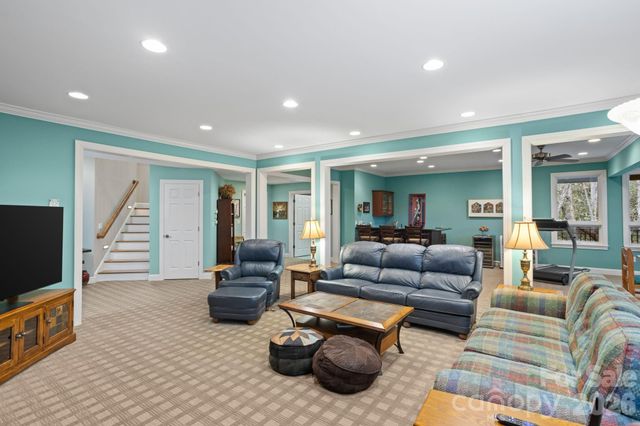 175 Overlook Drive, Flat Rock, NC 28731