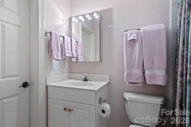 175 Overlook Drive, Flat Rock, NC 28731