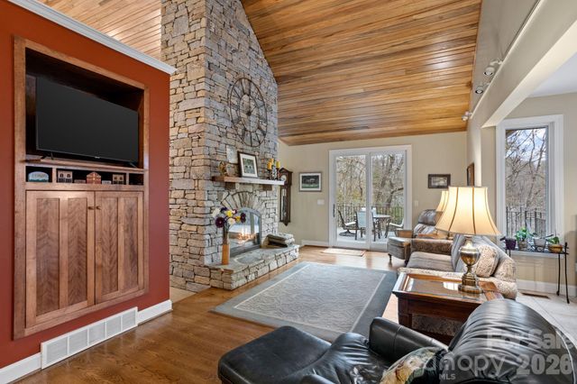 175 Overlook Drive, Flat Rock, NC 28731