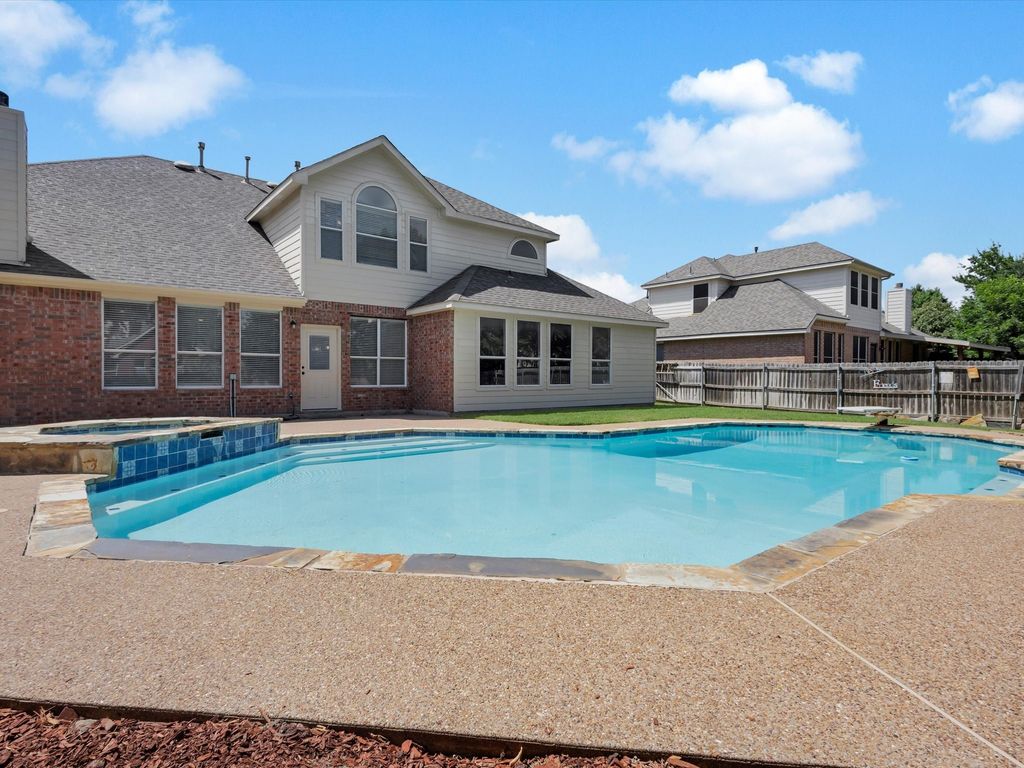 3000 Suffolk Drive, Mansfield, TX 76063