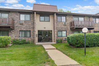 2620 N Windsor Drive 204, Arlington Heights, IL 60004