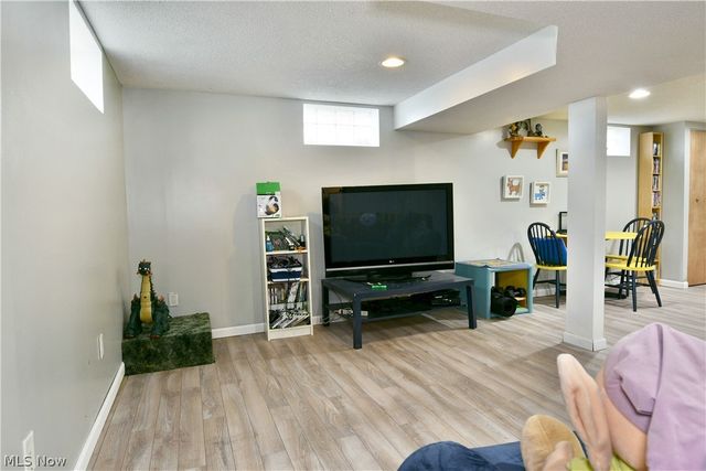 6389 Tara Drive, Youngstown, OH 44514