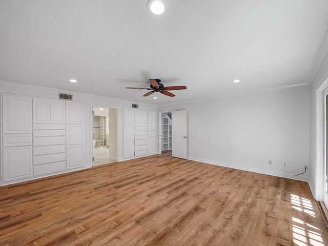 910 Enclave Parkway, Houston, TX 77077