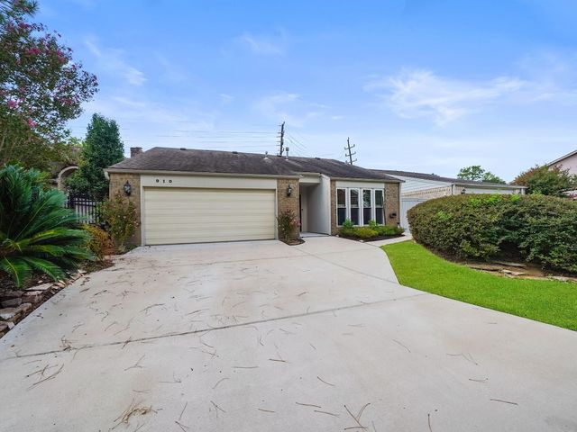 910 Enclave Parkway, Houston, TX 77077