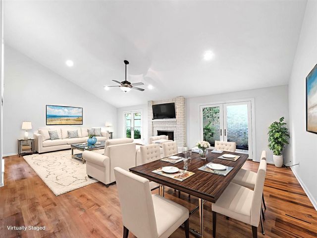 910 Enclave Parkway, Houston, TX 77077