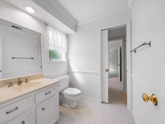 910 Enclave Parkway, Houston, TX 77077