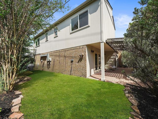 910 Enclave Parkway, Houston, TX 77077