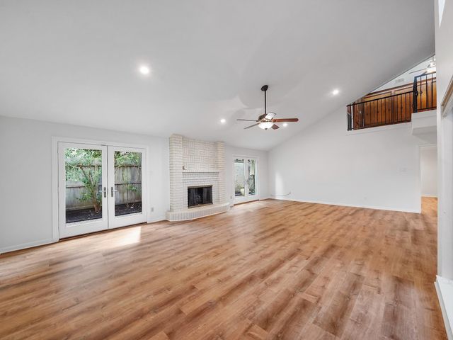 910 Enclave Parkway, Houston, TX 77077