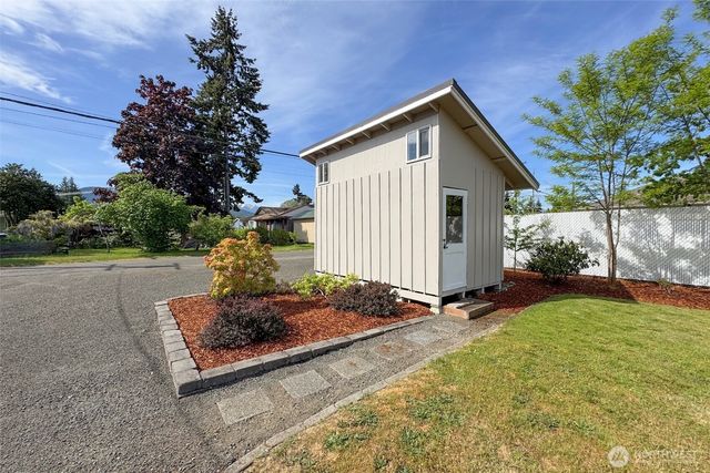 405 W Bell Street, Sequim, WA 98382