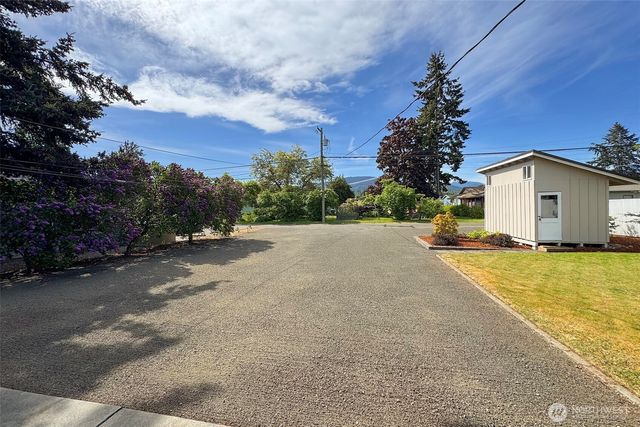 405 W Bell Street, Sequim, WA 98382
