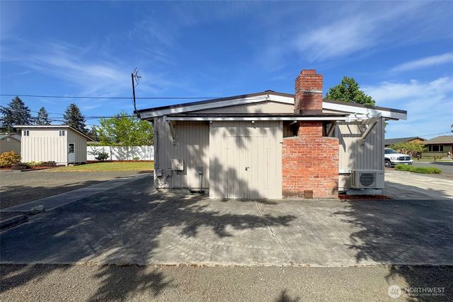 405 W Bell Street, Sequim, WA 98382