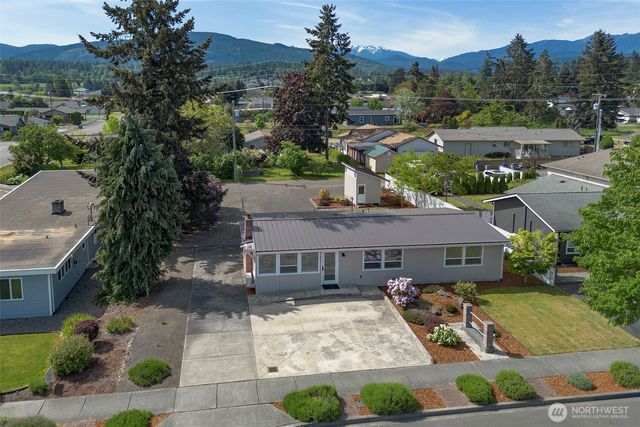 405 W Bell Street, Sequim, WA 98382