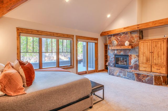 56770 Nest Pine Drive, Bend, OR 97707