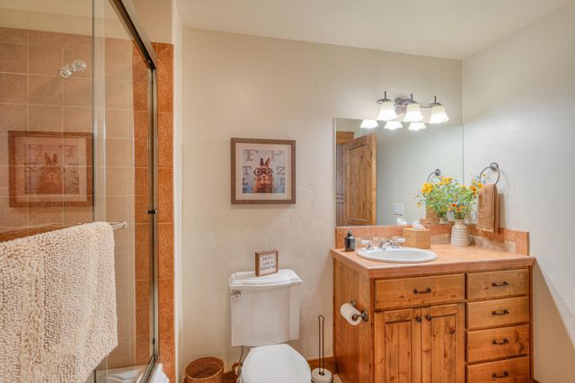 56770 Nest Pine Drive, Bend, OR 97707