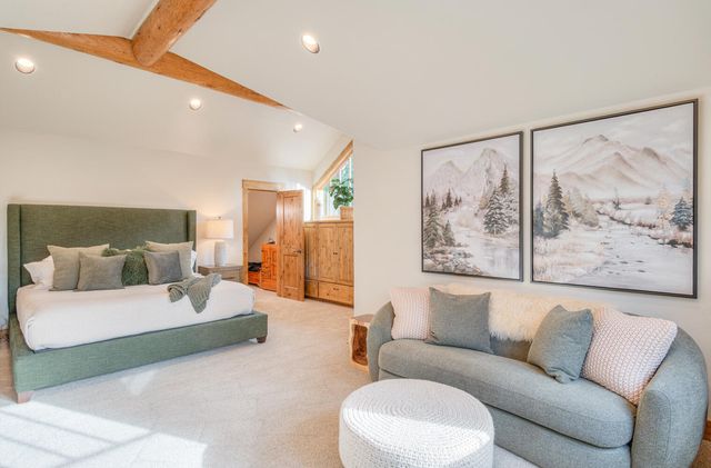 56770 Nest Pine Drive, Bend, OR 97707