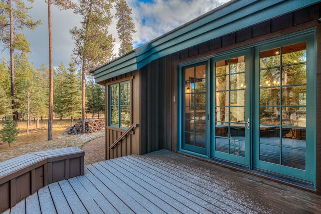 56770 Nest Pine Drive, Bend, OR 97707