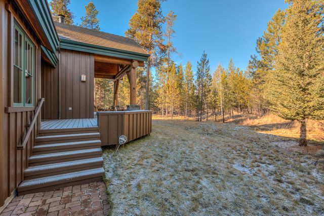 56770 Nest Pine Drive, Bend, OR 97707