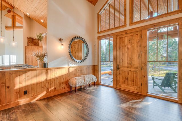 56770 Nest Pine Drive, Bend, OR 97707