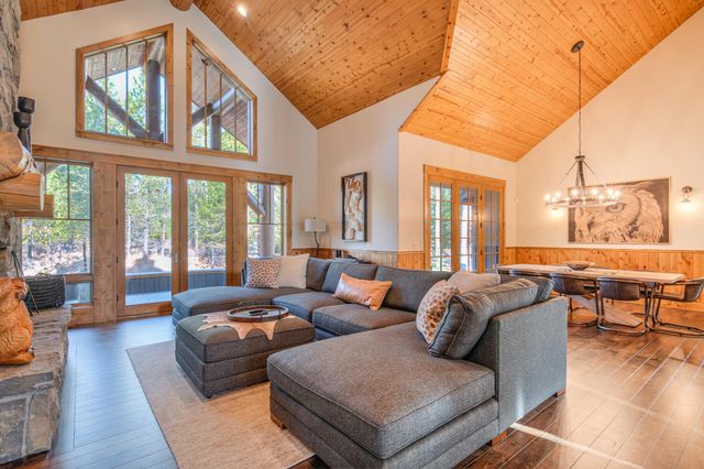 56770 Nest Pine Drive, Bend, OR 97707