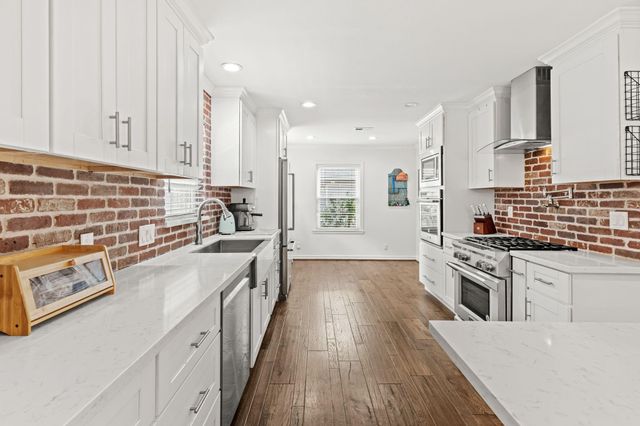 5150 Grape Street, Houston, TX 77096