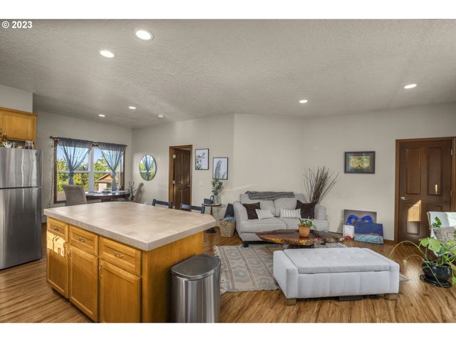 4185 Sw LAFOLLETT Rd, Cornelius, OR 97113