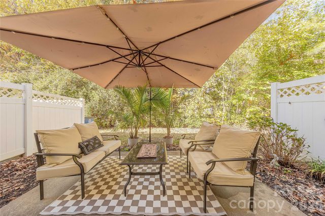 124 Clydesdale Court, Matthews, NC 28104