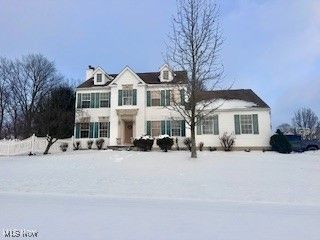 456 Weatherstone Drive, Wadsworth, OH 44281