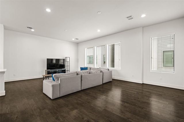 9609 Marlive Lane B, Houston, TX 77025