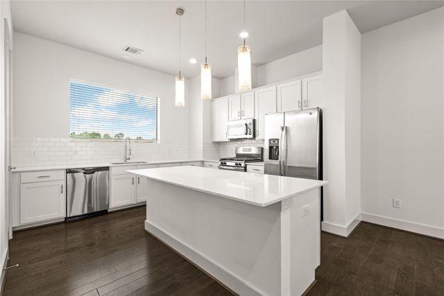9609 Marlive Lane B, Houston, TX 77025
