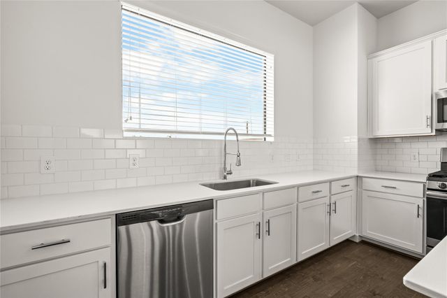9609 Marlive Lane B, Houston, TX 77025