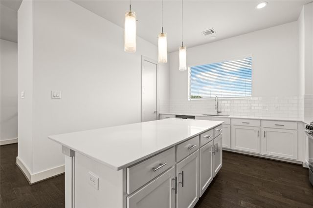 9609 Marlive Lane B, Houston, TX 77025