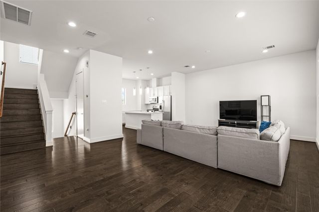 9609 Marlive Lane B, Houston, TX 77025