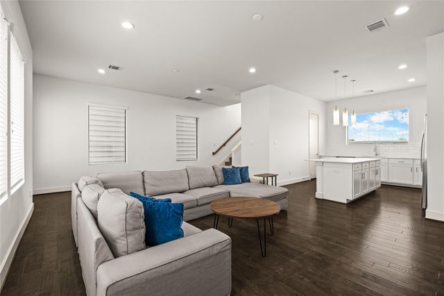 9609 Marlive Lane B, Houston, TX 77025
