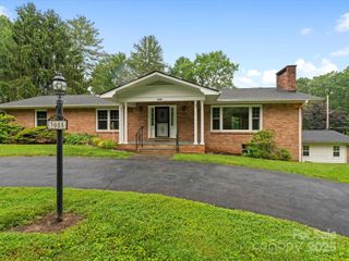 3085 Napier Drive, Hendersonville, NC 28792