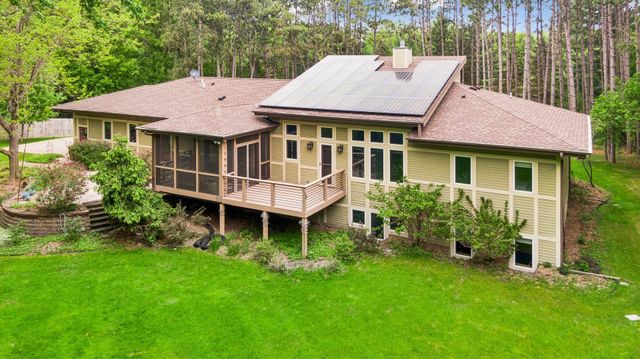 13683 47th Street N, Stillwater, MN 55082