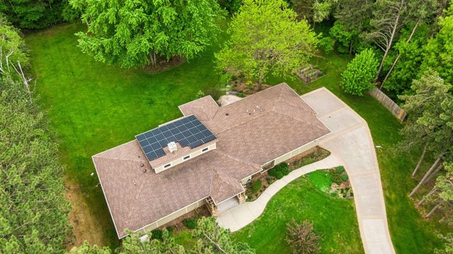 13683 47th Street N, Stillwater, MN 55082