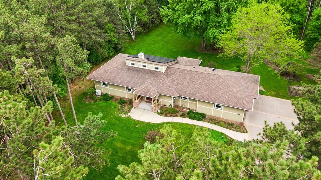 13683 47th Street N, Stillwater, MN 55082