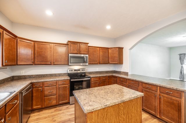 545 Callie Ave, Gallatin, TN 37066