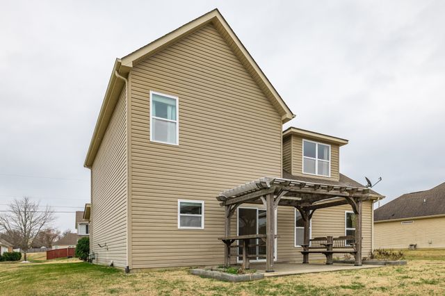 545 Callie Ave, Gallatin, TN 37066
